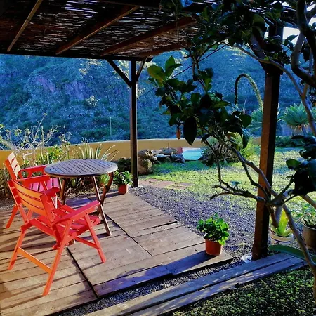 Country house Vivelorural Casa La Cuevita,